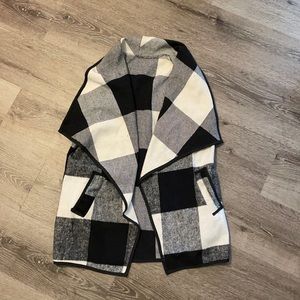 Black Plaid vest with pockets